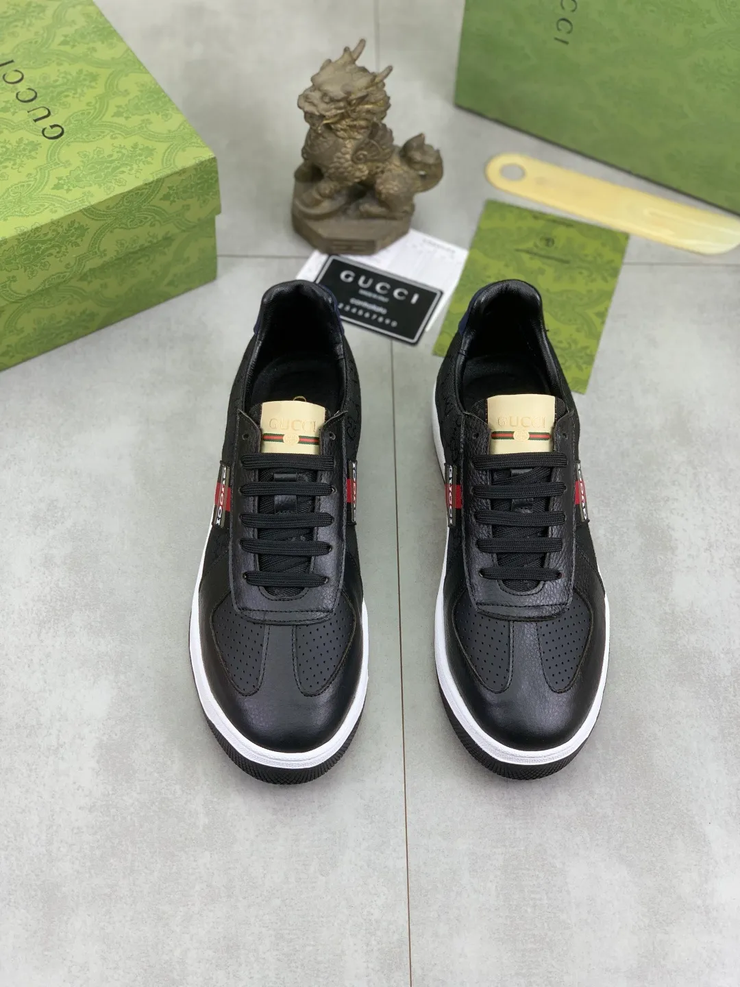 Men's shoes 💰P400💰【New model】 🆘 The latest model from Gucci official website 🎁 Classic casual and fashionable men's shoes 👟 Hot model 💥 Simple and elegant style, exclusive for trendy men. Unique latest brand elements from the official website 👑 Original Gucci decoration, fashionable and generous, made of original soft calfskin fabric ➕ Comfortable soft pigskin lining ✅Wear-resistant rubber outsole designated on the official website_Full of elasticity, the classic model taken at the counter 🎬Color: 4️⃣colors available😍Number of codes: 38-44 (45 46 customized)